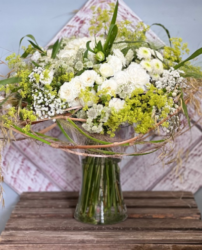 Misty Glade - A perfect just-picked vibe is the key to this gorgeous neutral colour palette - the design is filled with movement and celebrates the “space between” the blooms, so evocative of armfuls of delicate stems picked on a misty morning.  With wisps of pretty grasses and star-like flower heads to create a timeless elegance, this bouquet is perfect to say you really care!