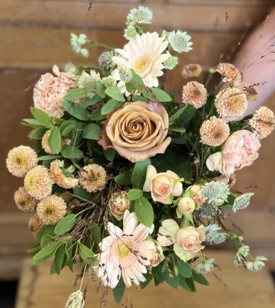 Autumn meadow - A beautifully natural, country-style bouquet inspired by the soft colours of an autumn meadow. Warm blush, peach and muted apricot tones are beautifully combined with fresh seasonal foliage and delicate airy textures for a relaxed, romantic feel.
Please note: Our flowers are selected fresh and seasonally, so the colour palette and overall style will remain true to the image, but individual flower varieties may vary depending on availability. Each bouquet will be made with the freshest flowers available to create the same beautiful autumnal look